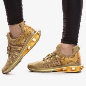 NIKE,SHOX GRAVITY, Gold,Floral Women's Running Shoes,Excellent Condition,Size 8